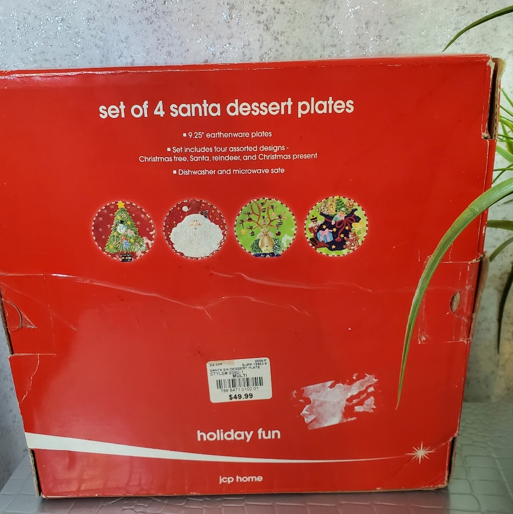 Set Of 4 Santa Dessert Plates JCpenney - Picture 5 of 7